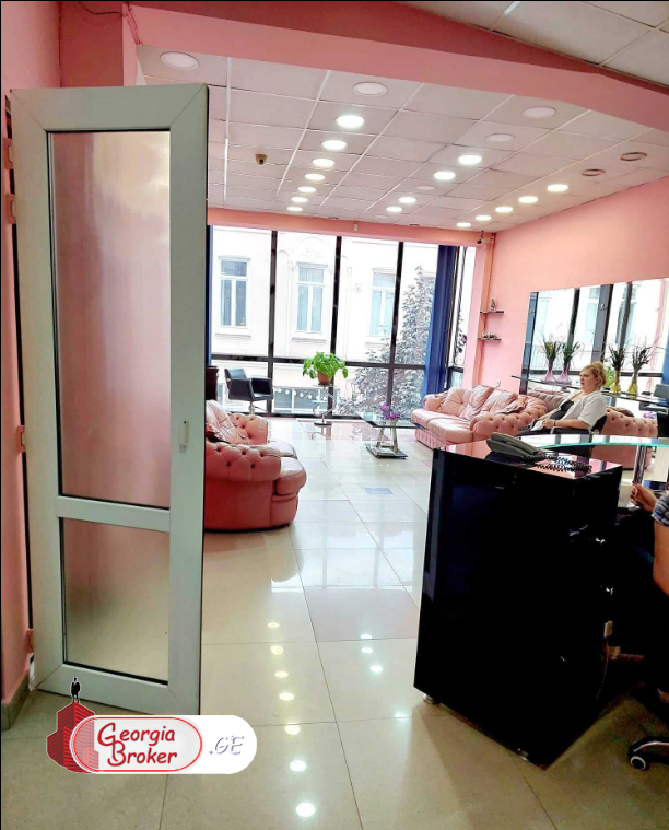 იყიდება ახალი გარემონტებული უნივერსალური ახალ აღმაშენებელზე