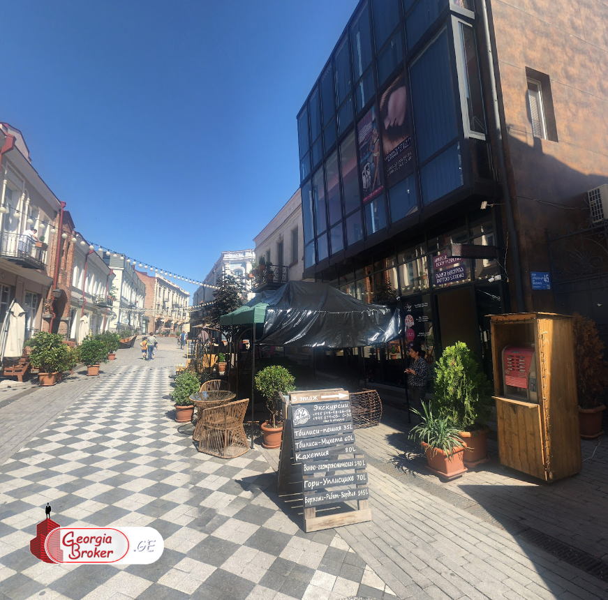 იყიდება ახალი გარემონტებული უნივერსალური ახალ აღმაშენებელზე