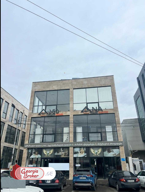 продается универсальное помещение с новым ремонтом