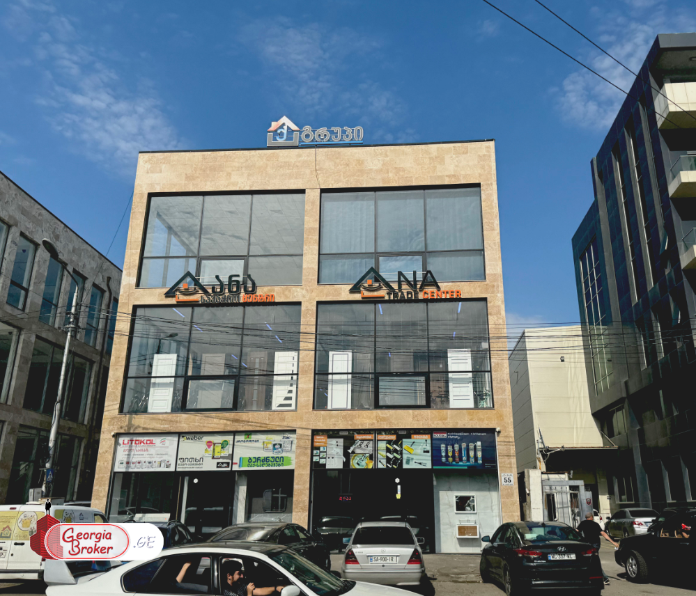 продается универсальное помещение с новым ремонтом