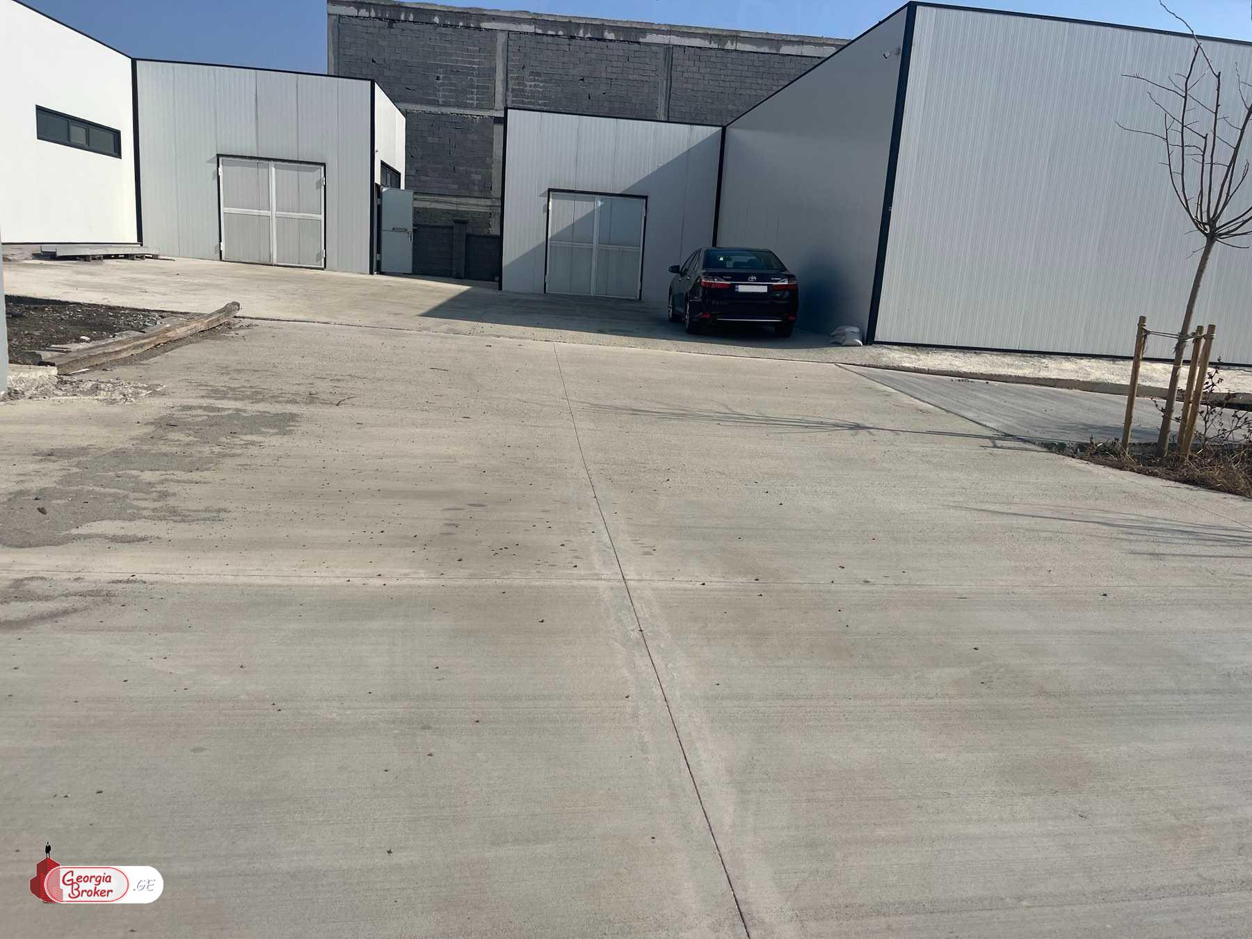 nearly repaired universal space for rent