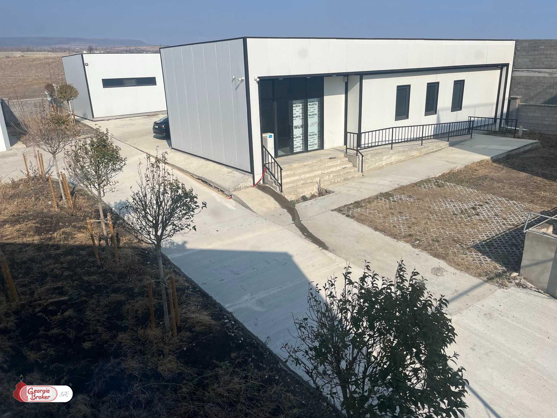 nearly repaired universal space for rent