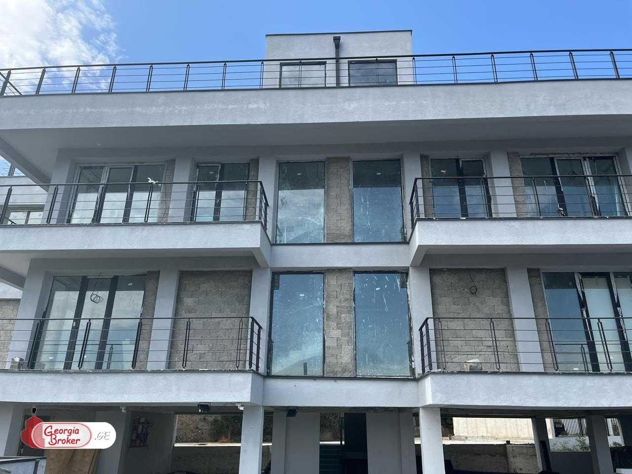 продается офис с новым ремонтом