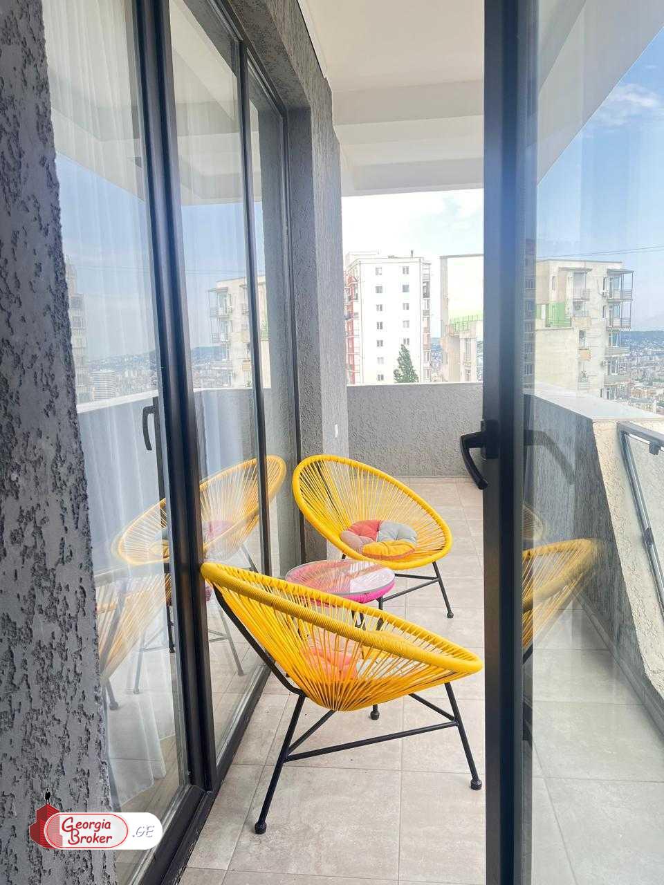 nearly repaired 3-room apartment for sale