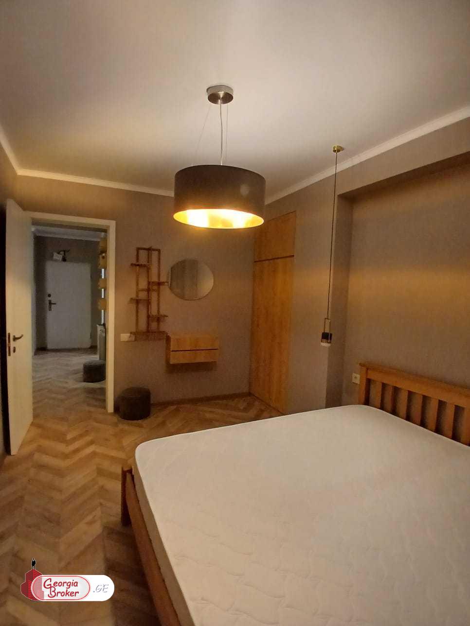 იყიდება ახალი გარემონტებული 2 ოთახიანი ბინა