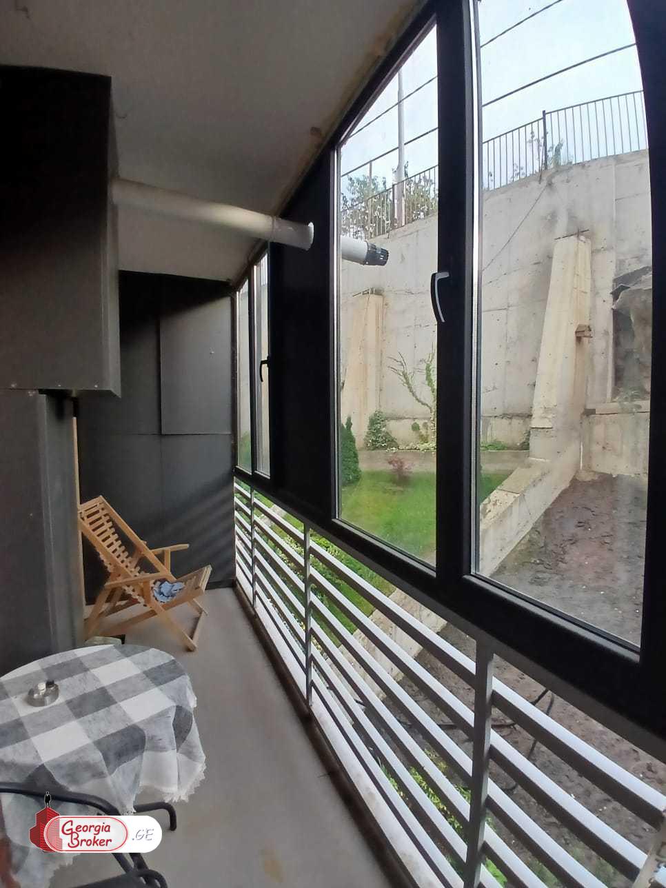 იყიდება ახალი გარემონტებული 2 ოთახიანი ბინა