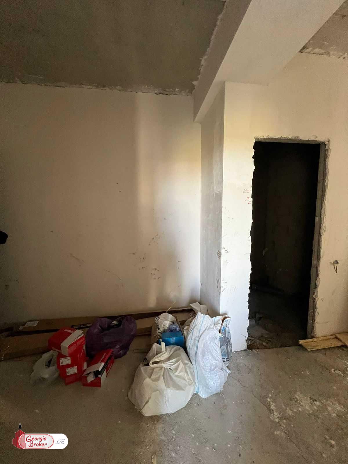 nearly repaired 3-room apartment for sale