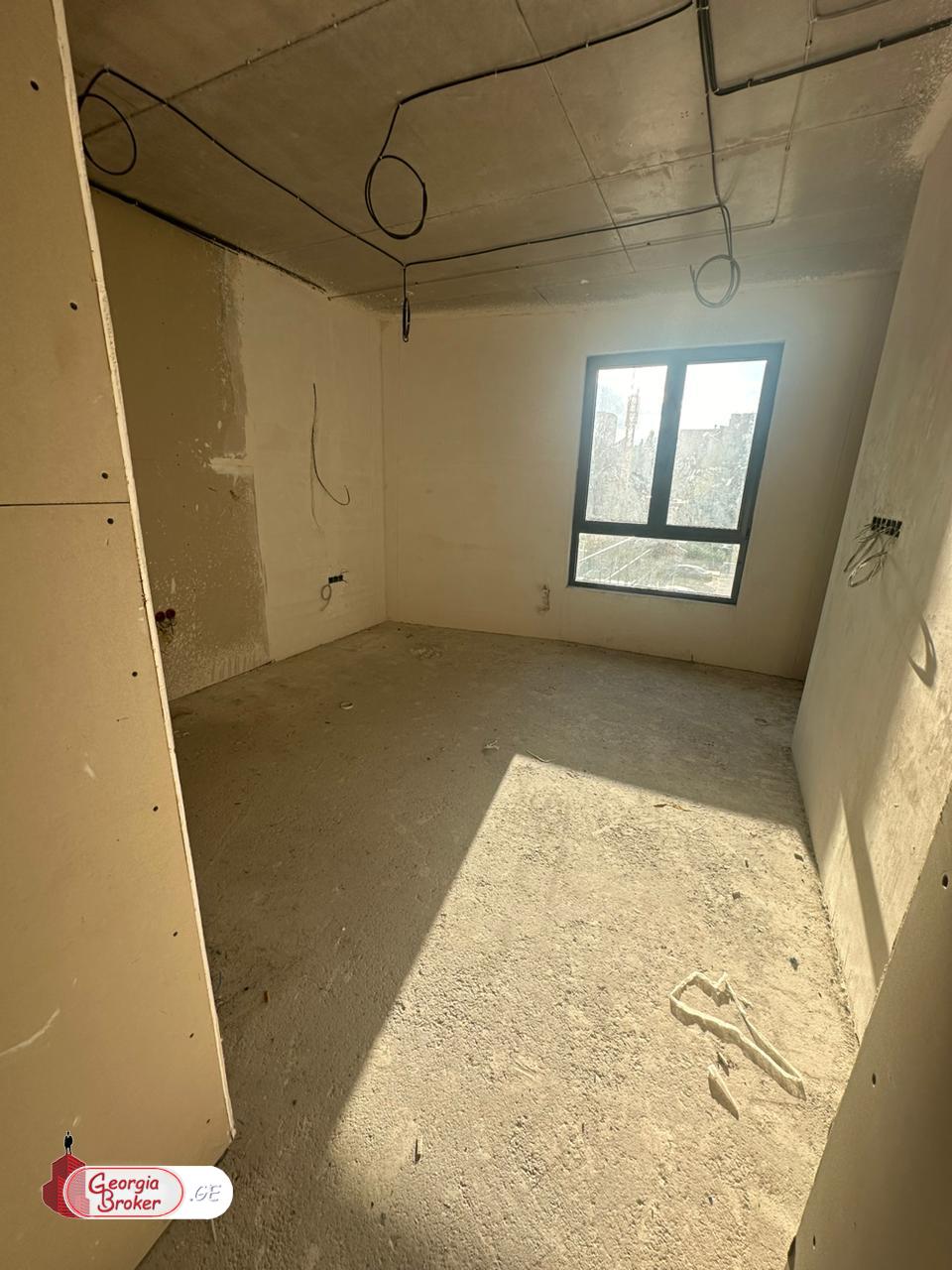 продается квартира с новым ремонтом 3-комнаты