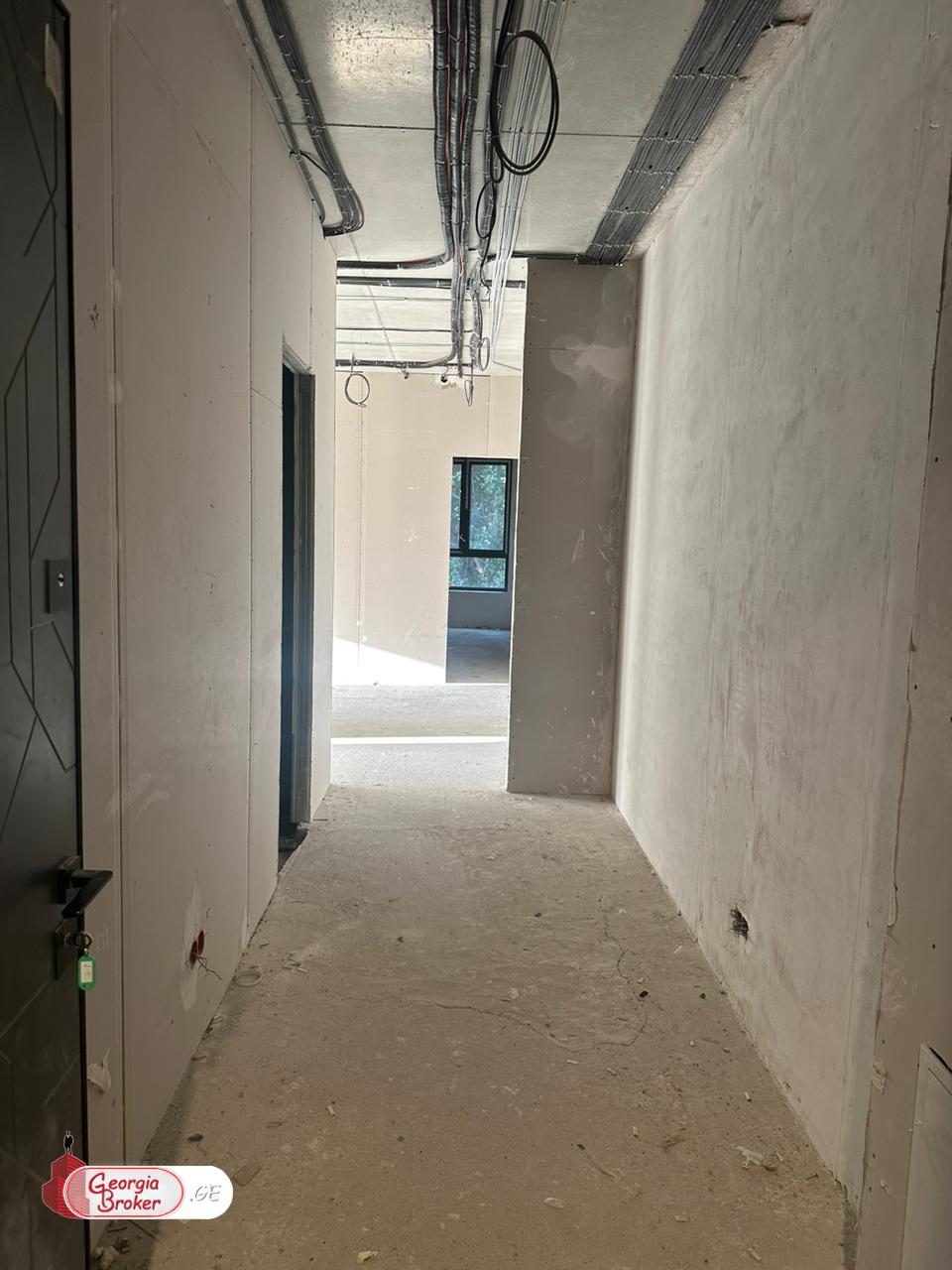 продается квартира с новым ремонтом 3-комнаты