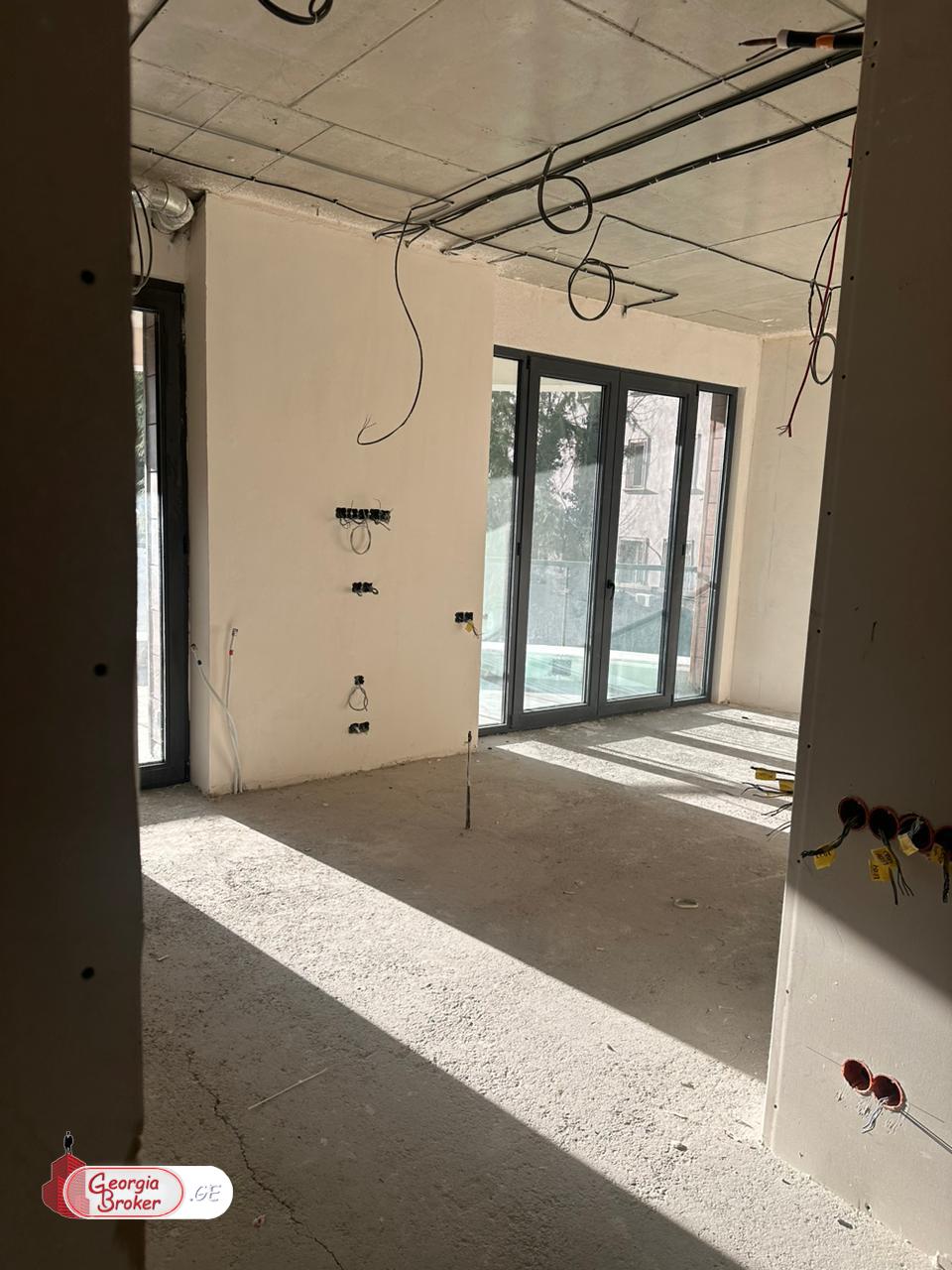 продается квартира с новым ремонтом 3-комнаты