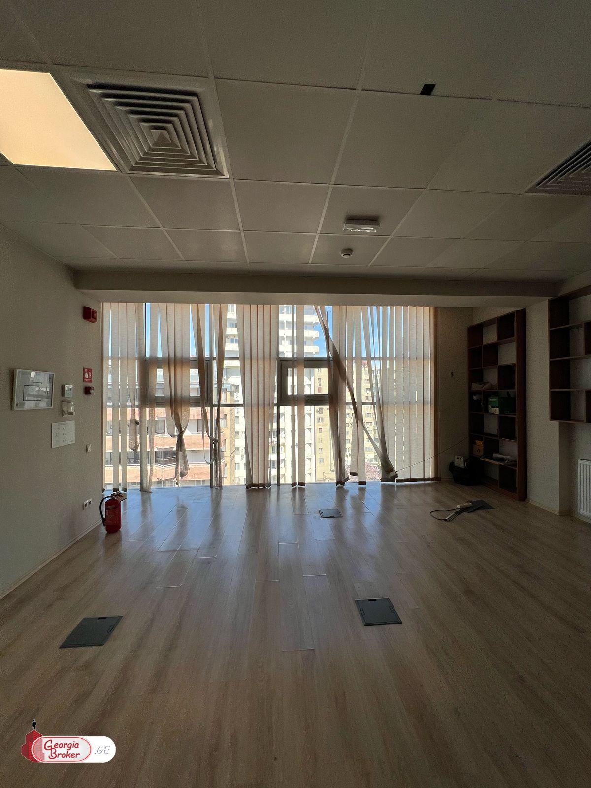 nearly repaired 7-room apartment for sale