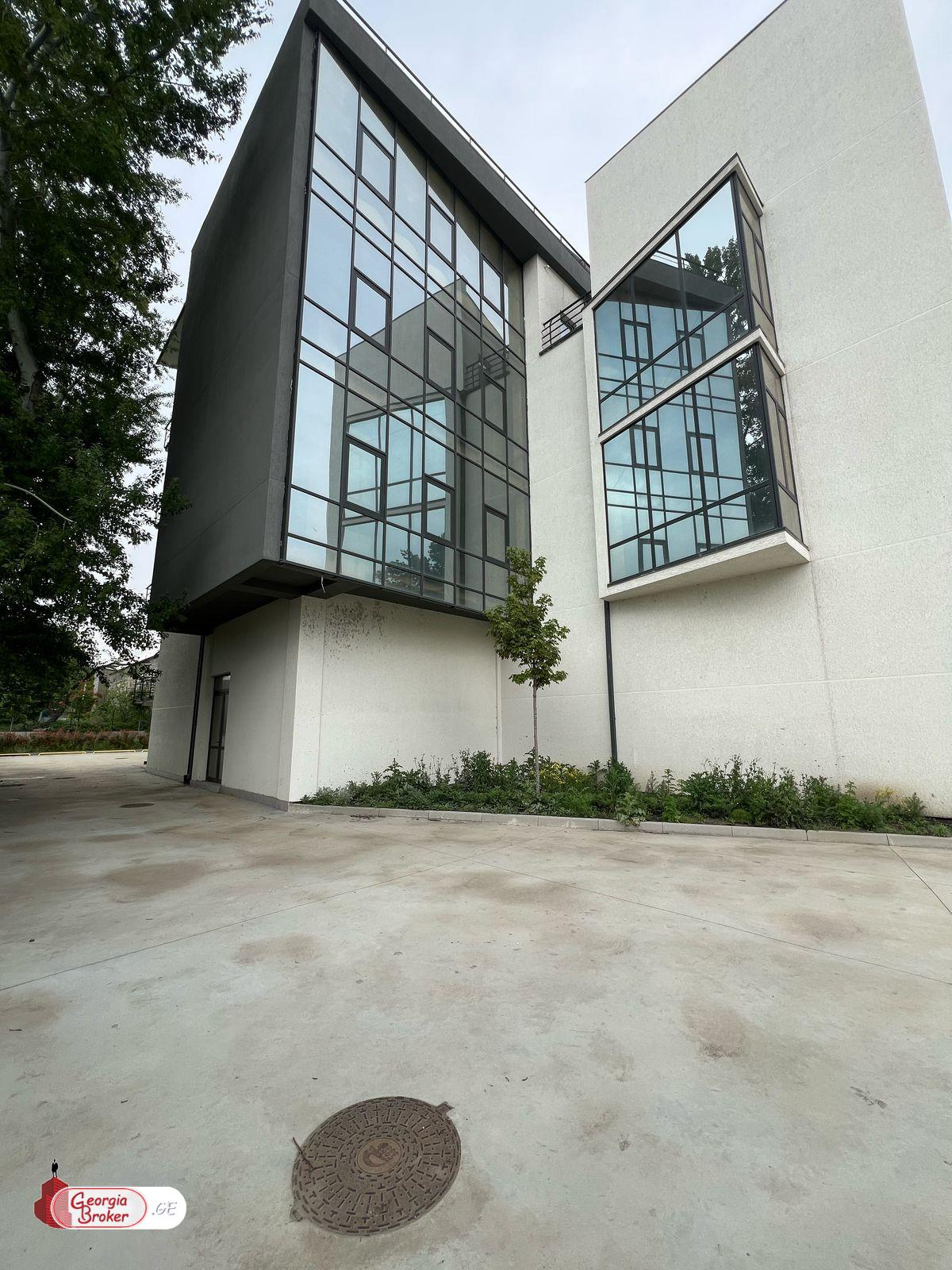 nearly repaired universal space for rent