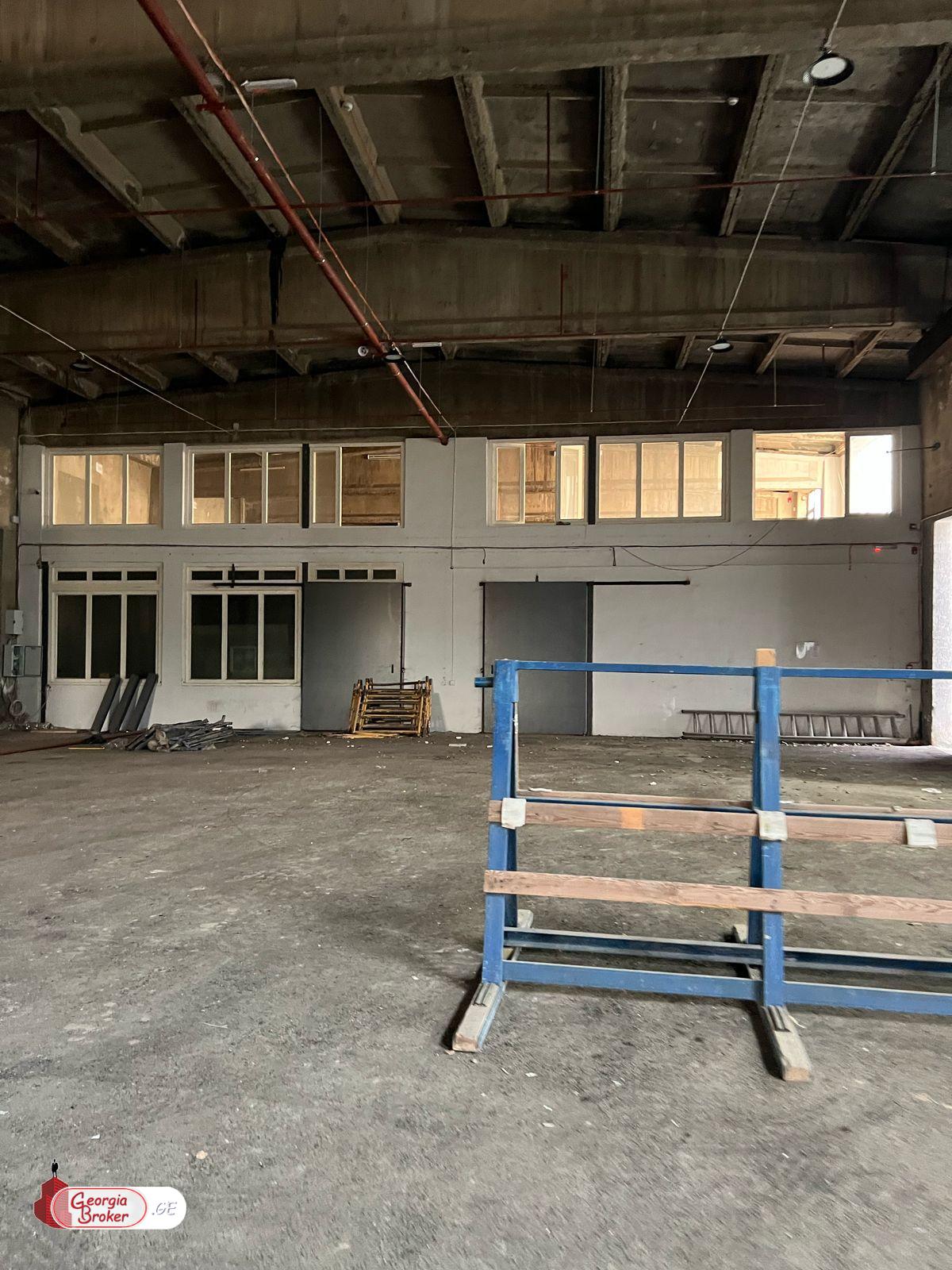 nearly repaired universal space for rent