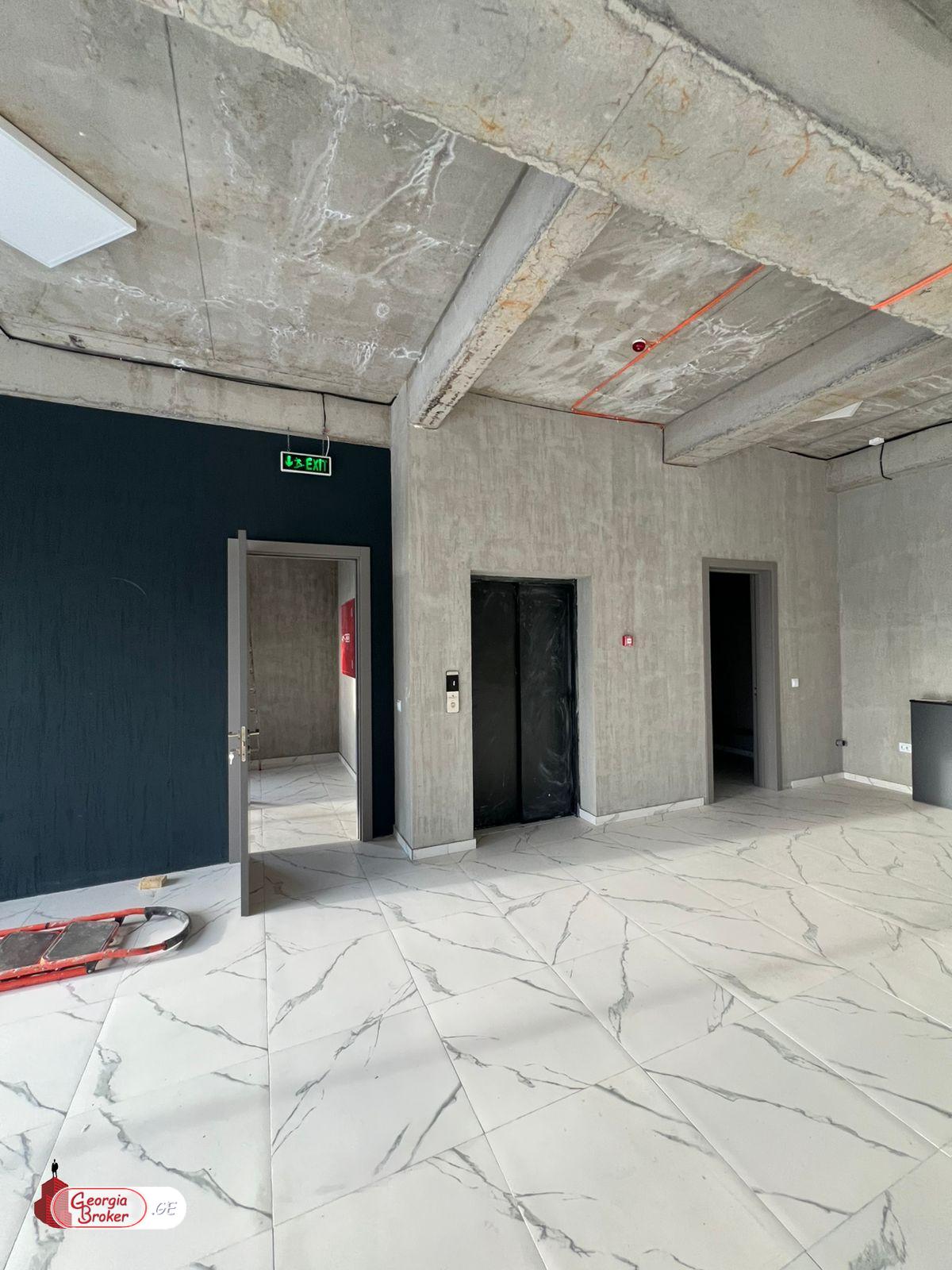 в аренду торговое помещение с новым ремонтом