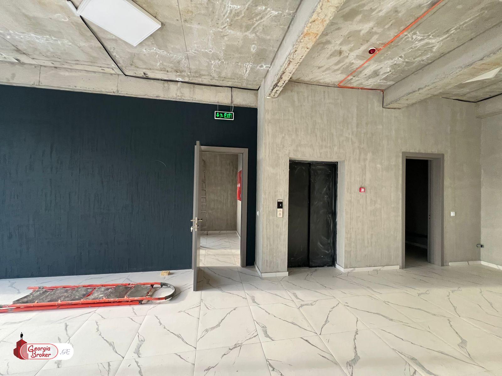 в аренду торговое помещение с новым ремонтом