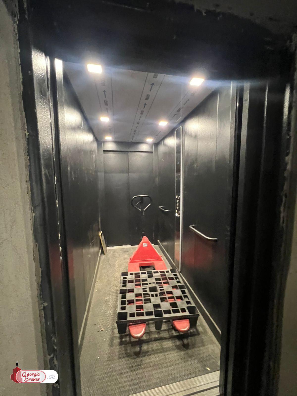 в аренду торговое помещение с новым ремонтом