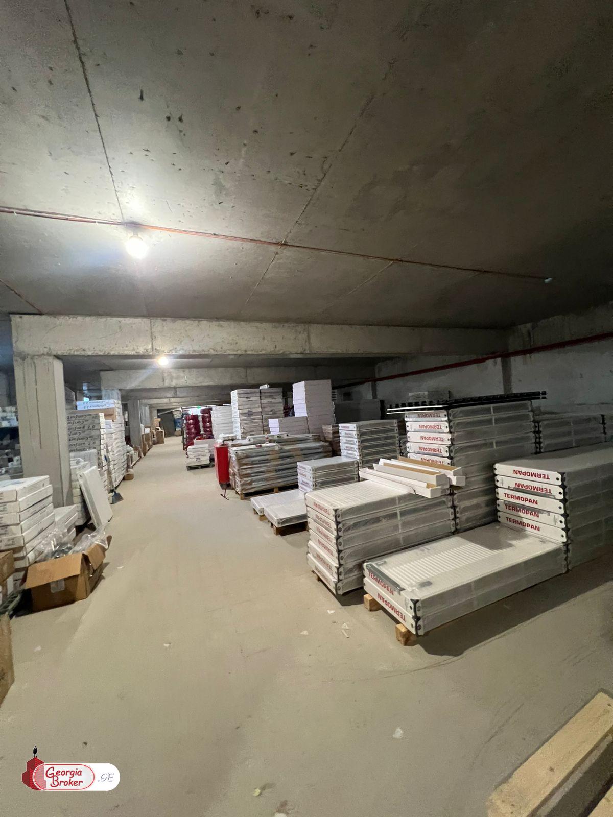 в аренду торговое помещение с новым ремонтом