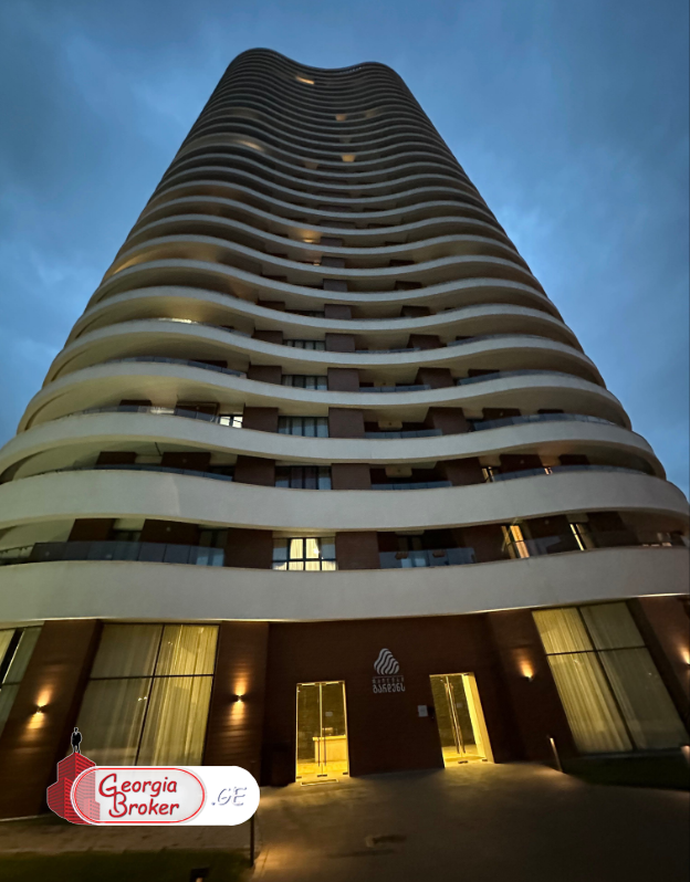 продается квартира с новым ремонтом 3-комнаты