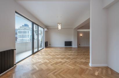 продается квартира с новым ремонтом 5-комнат