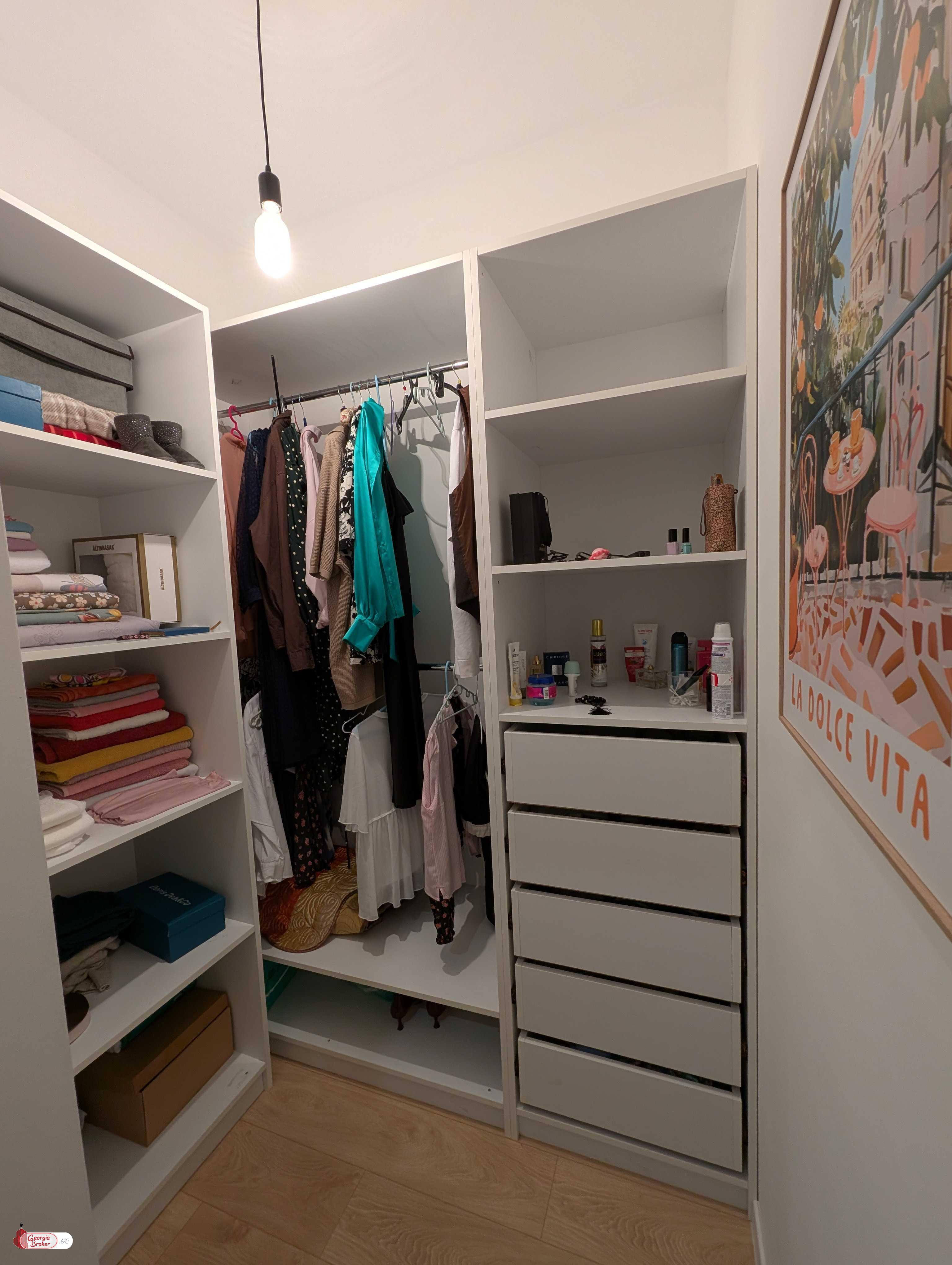 nearly repaired 3-room apartment for sale