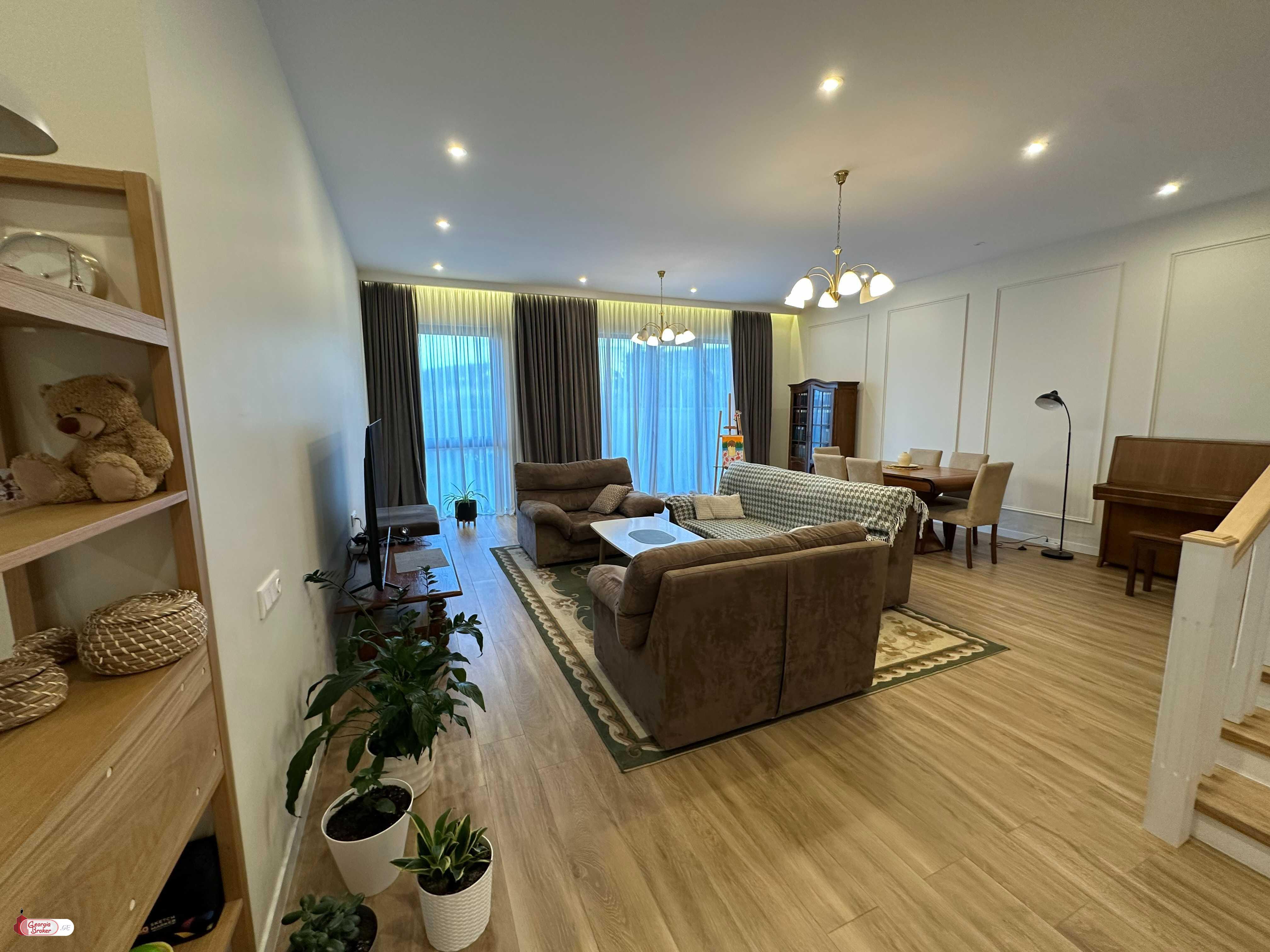 იყიდება ახალი გარემონტებული სახლი