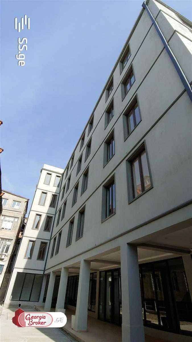 продается офис с новым ремонтом 50-комнат