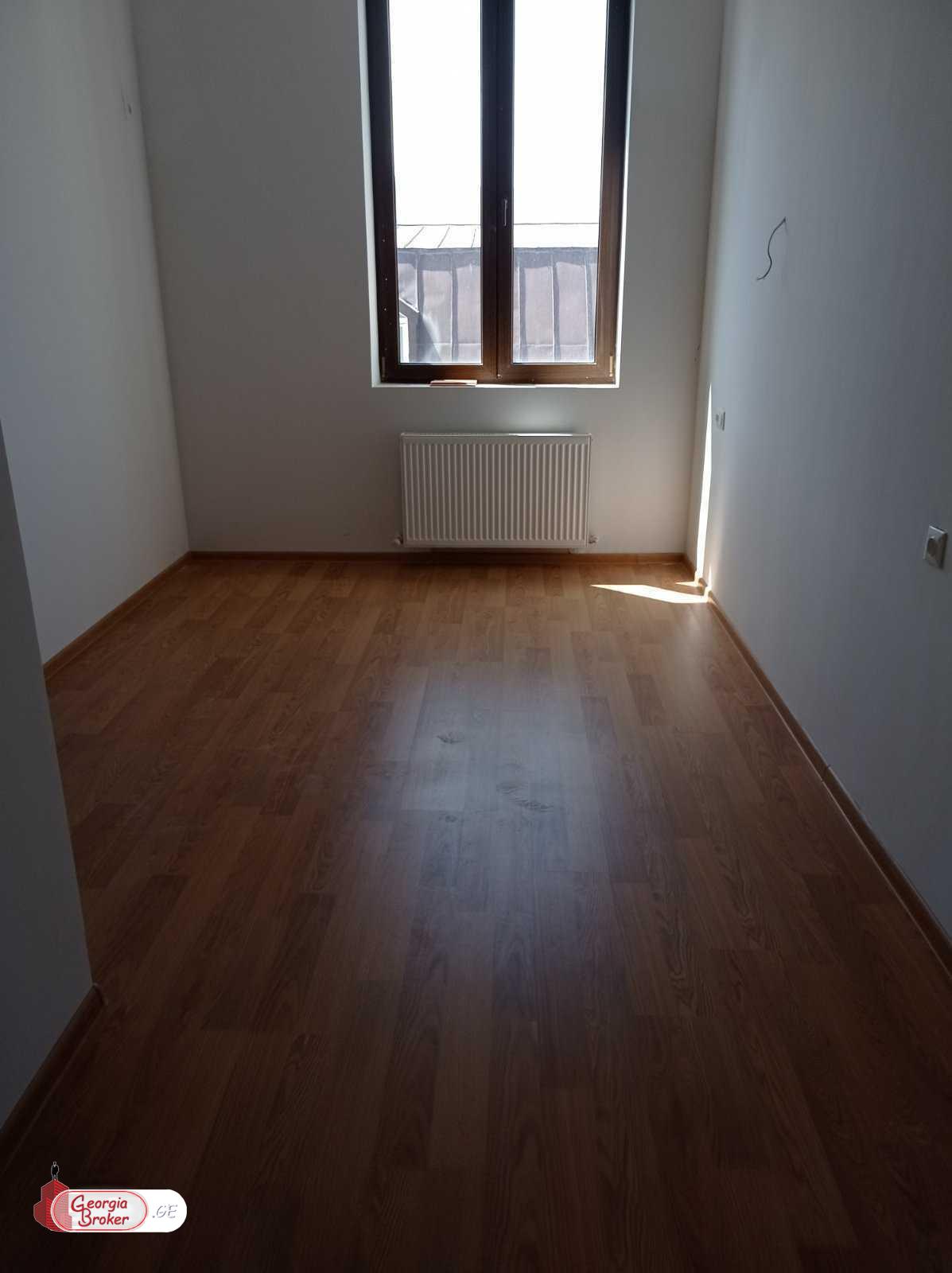 продается офис с новым ремонтом 50-комнат