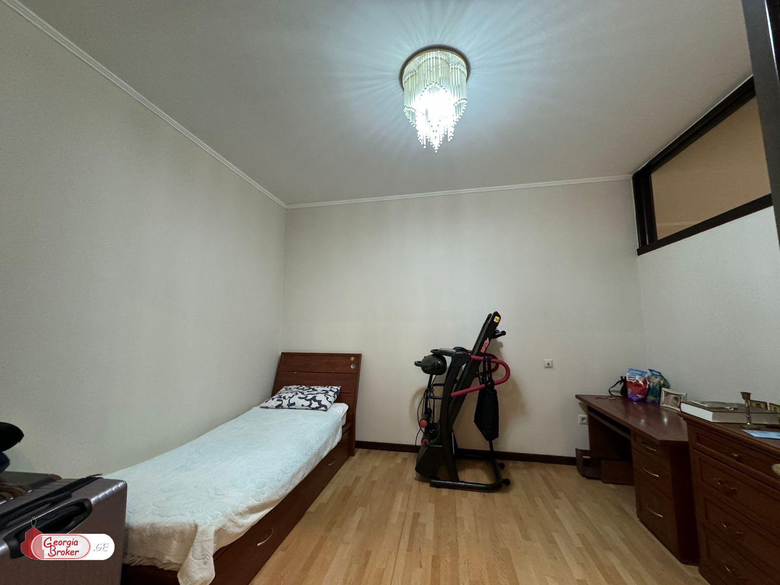 იყიდება ახალი გარემონტებული 3 ოთახიანი ბინა