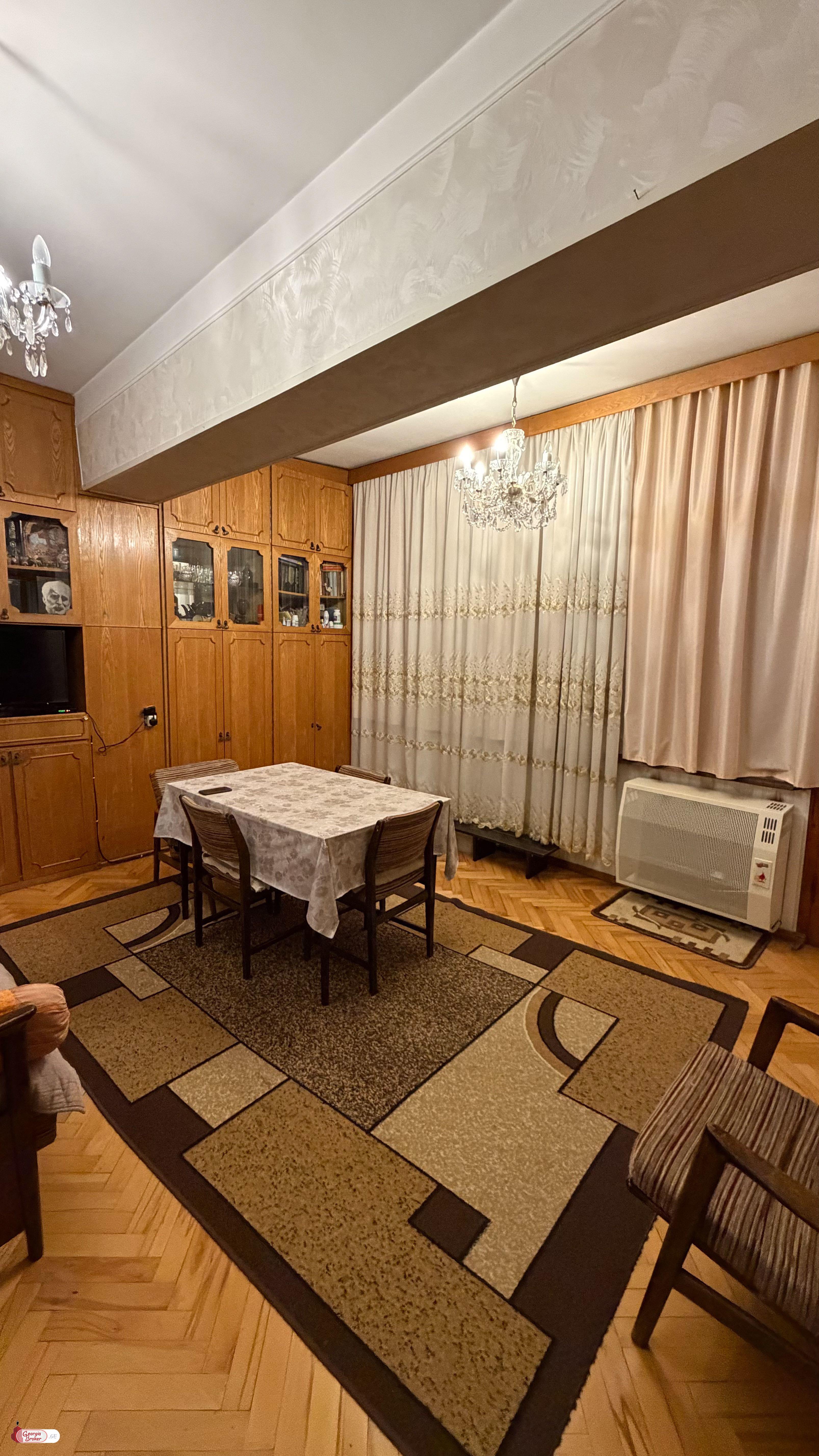 nearly repaired 3-room apartment for sale