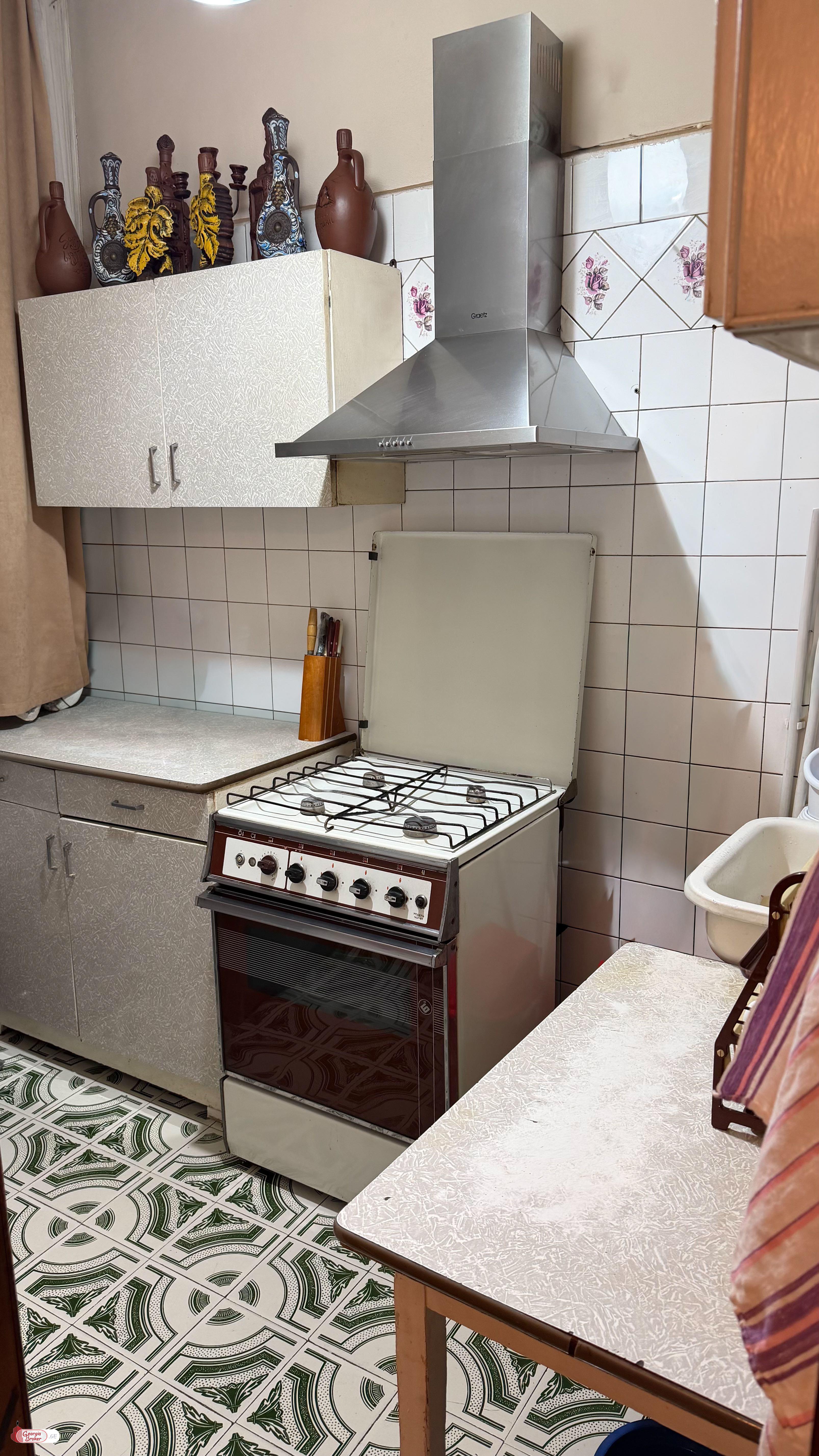 nearly repaired 3-room apartment for sale