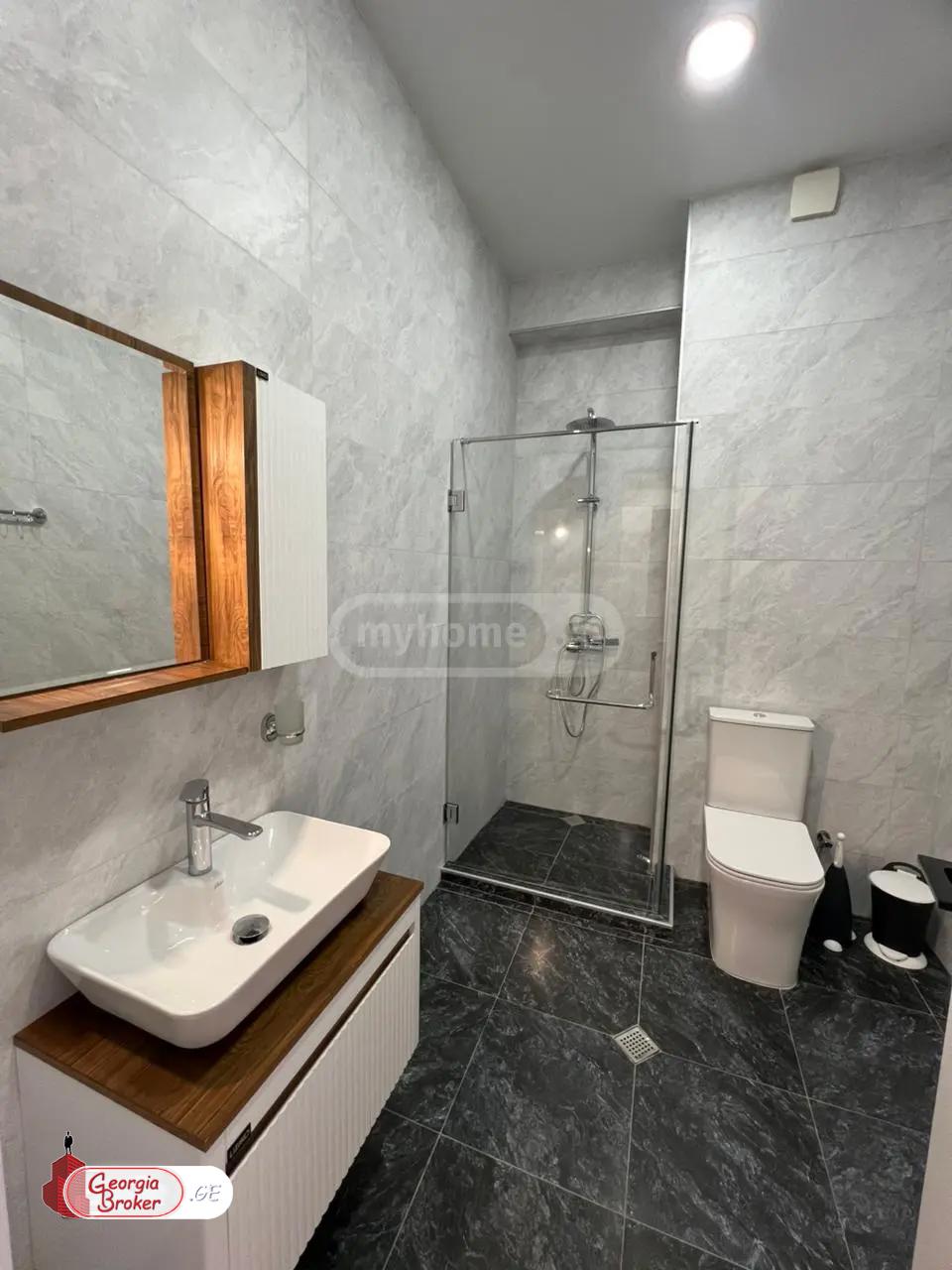 nearly repaired 2-room apartment for rent