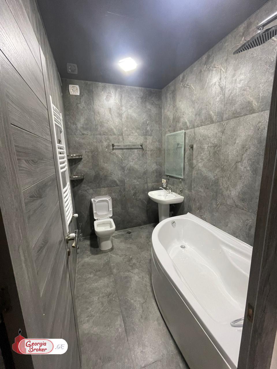 в аренду дом с новым ремонтом 5-комнат