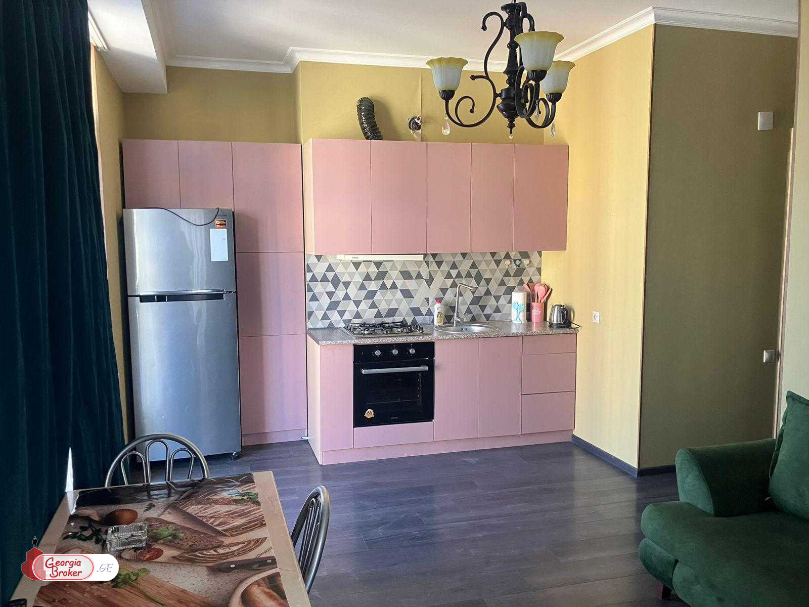 nearly repaired 2-room apartment for sale