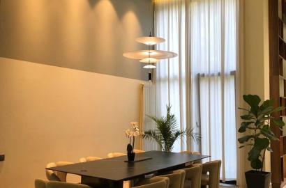 იყიდება ახალი გარემონტებული 8 ოთახიანი სახლი