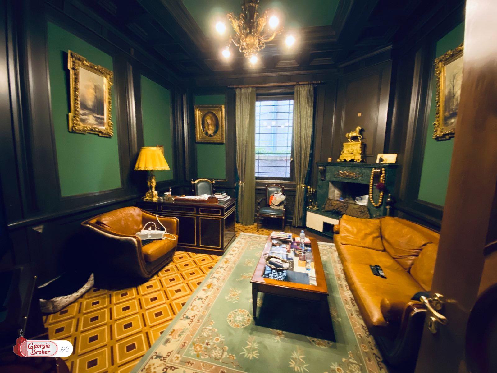 продается дом с новым ремонтом 10-комнат