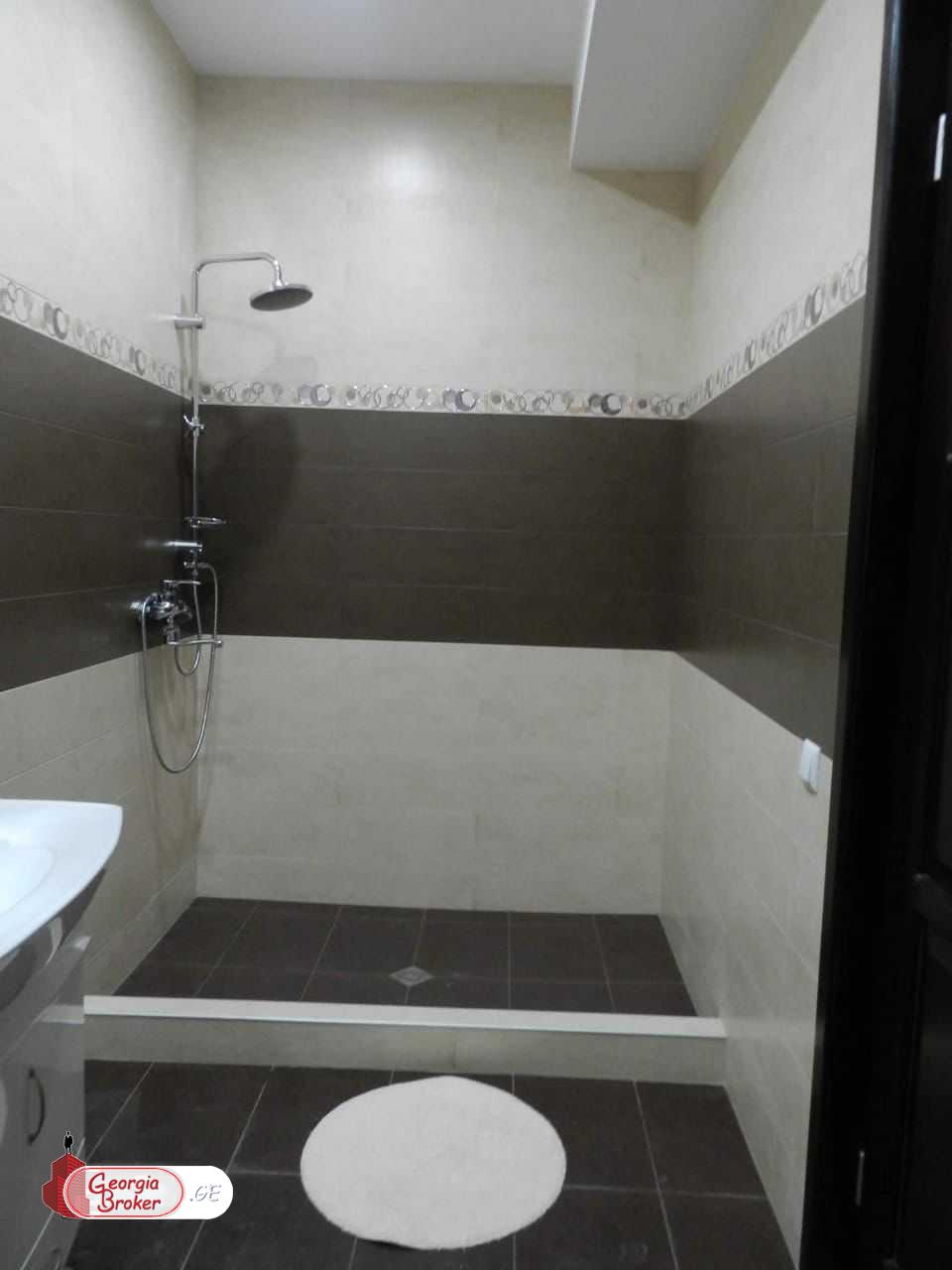 ქირავდება ახალი გარემონტებული 2 ოთახიანი ბინა