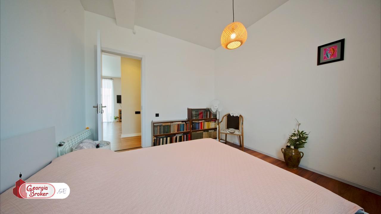 nearly repaired 5-room house for sale