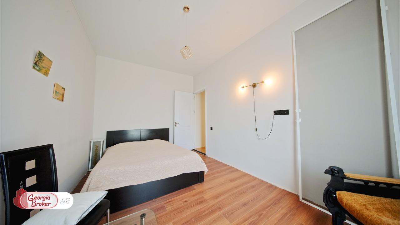 nearly repaired 5-room house for sale