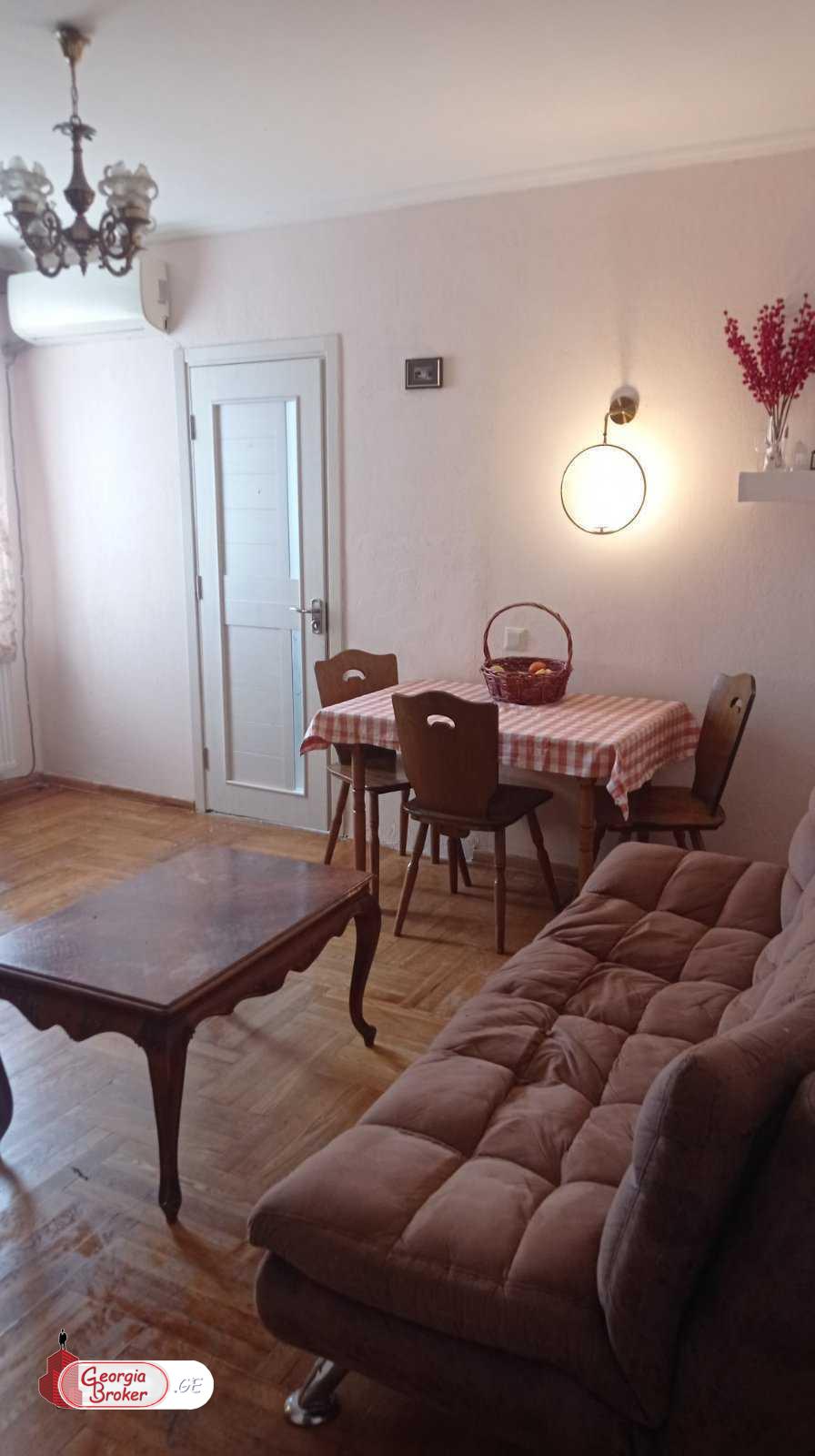 იყიდება ახალი გარემონტებული 4 ოთახიანი ბინა