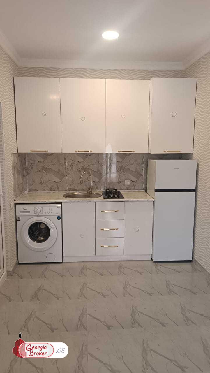 იყიდება ახალი გარემონტებული 8 ოთახიანი სახლი