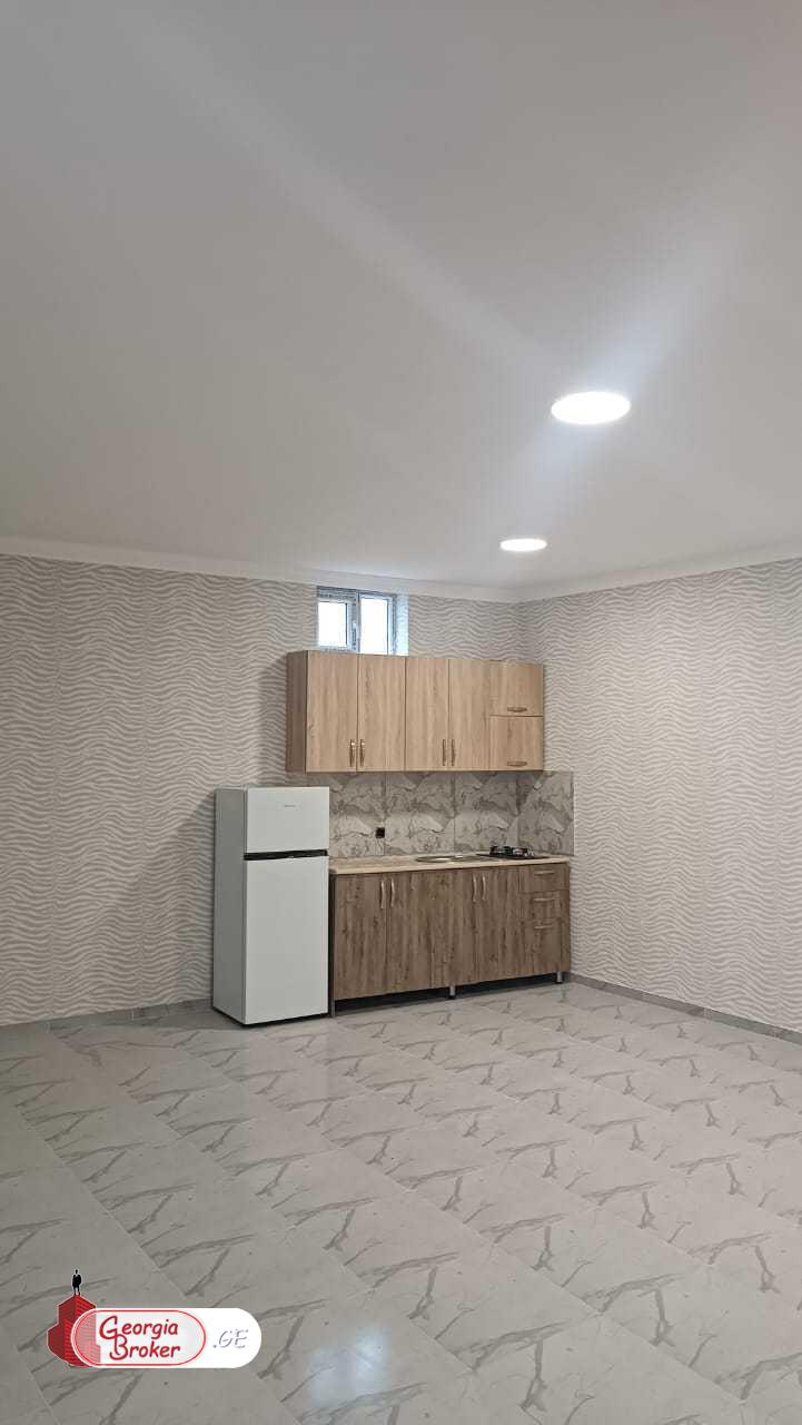 იყიდება ახალი გარემონტებული 8 ოთახიანი სახლი