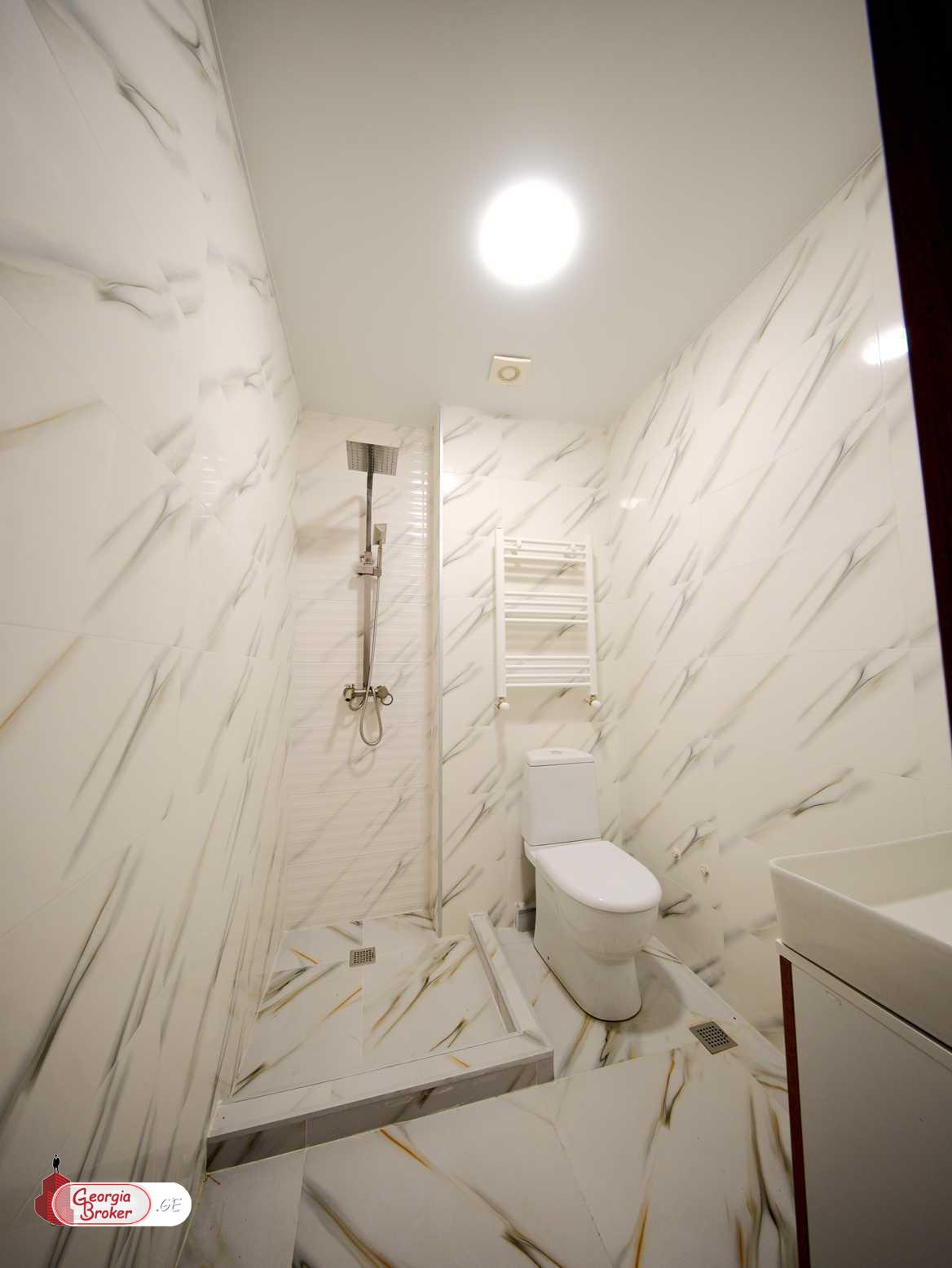 იყიდება ახალი გარემონტებული 2 ოთახიანი ბინა