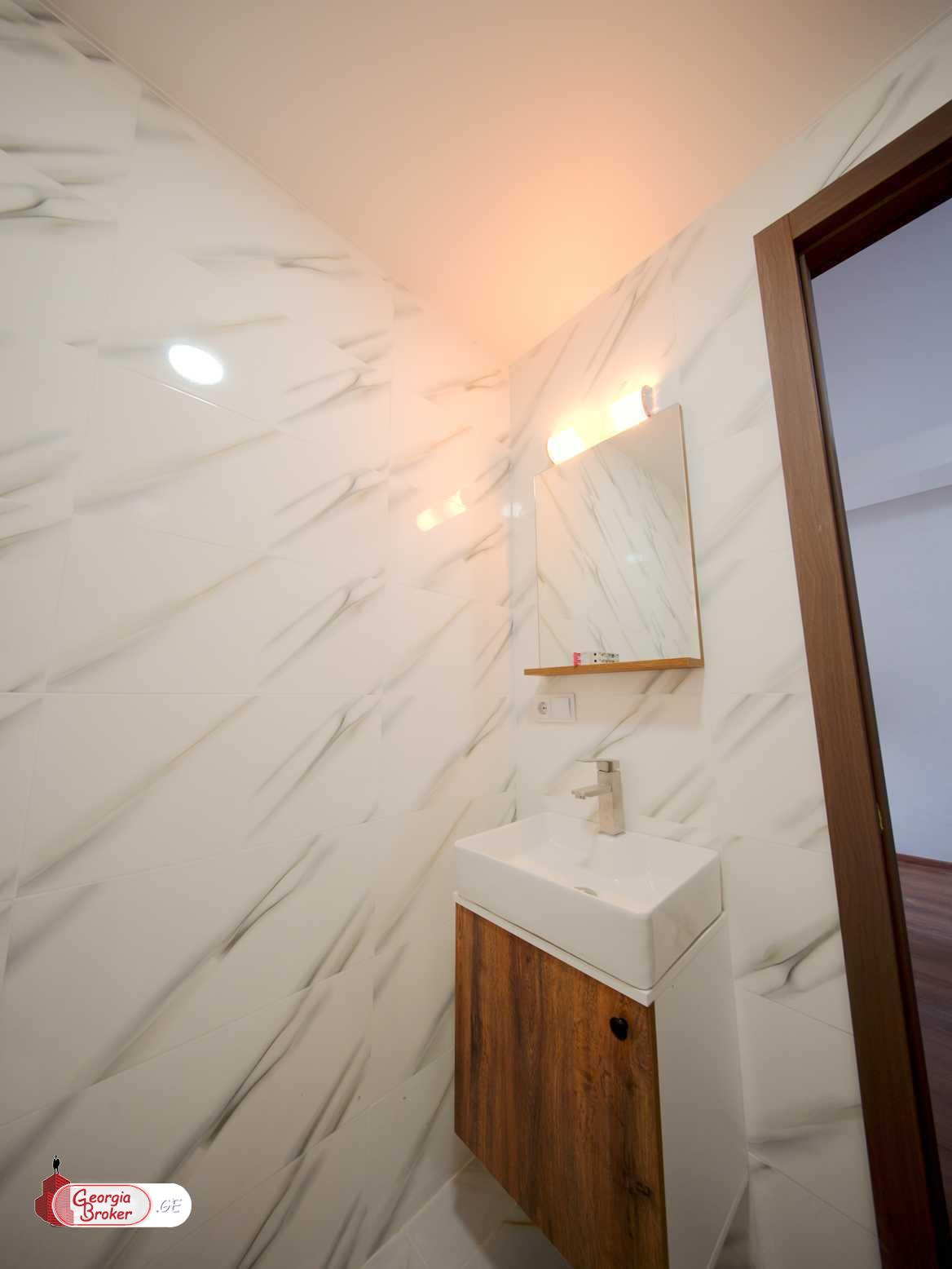 იყიდება ახალი გარემონტებული 2 ოთახიანი ბინა