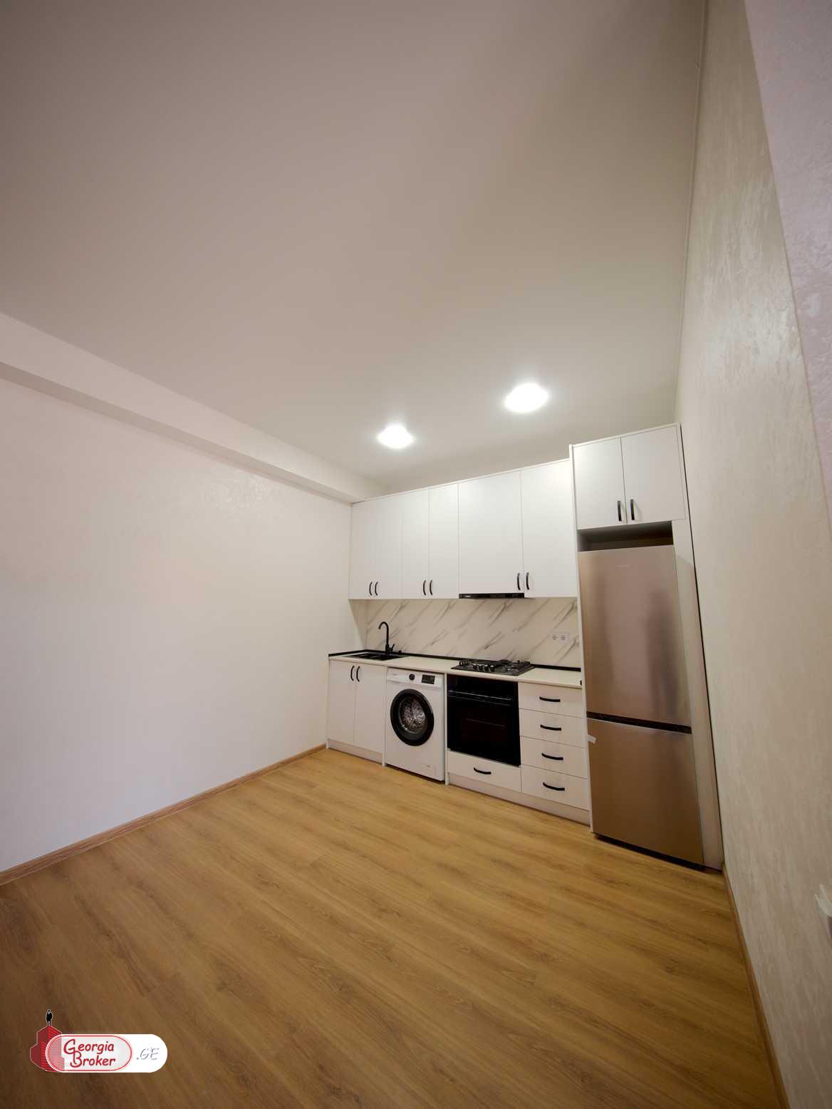 იყიდება ახალი გარემონტებული 3 ოთახიანი ბინა