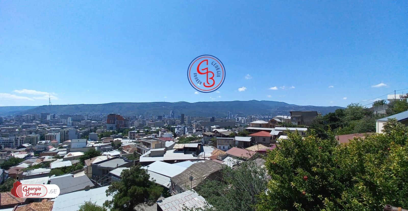 იყიდება ძველი აშენებული 1 ოთახიანი ბინა