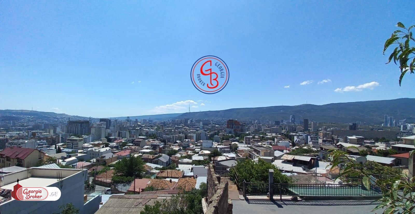 იყიდება ძველი აშენებული 1 ოთახიანი ბინა