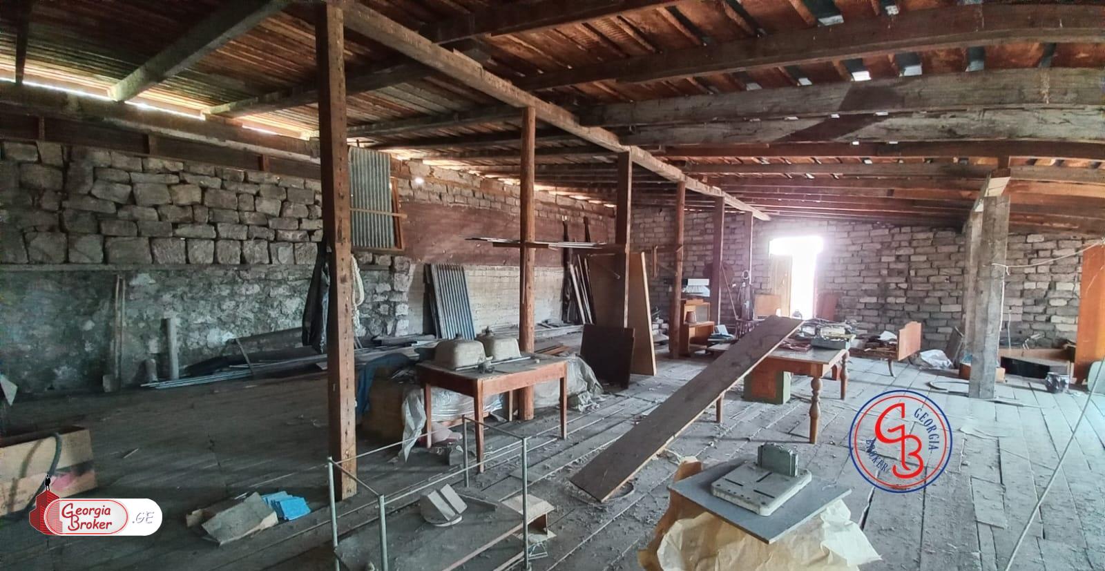 იყიდება ძველი აშენებული 1 ოთახიანი ბინა