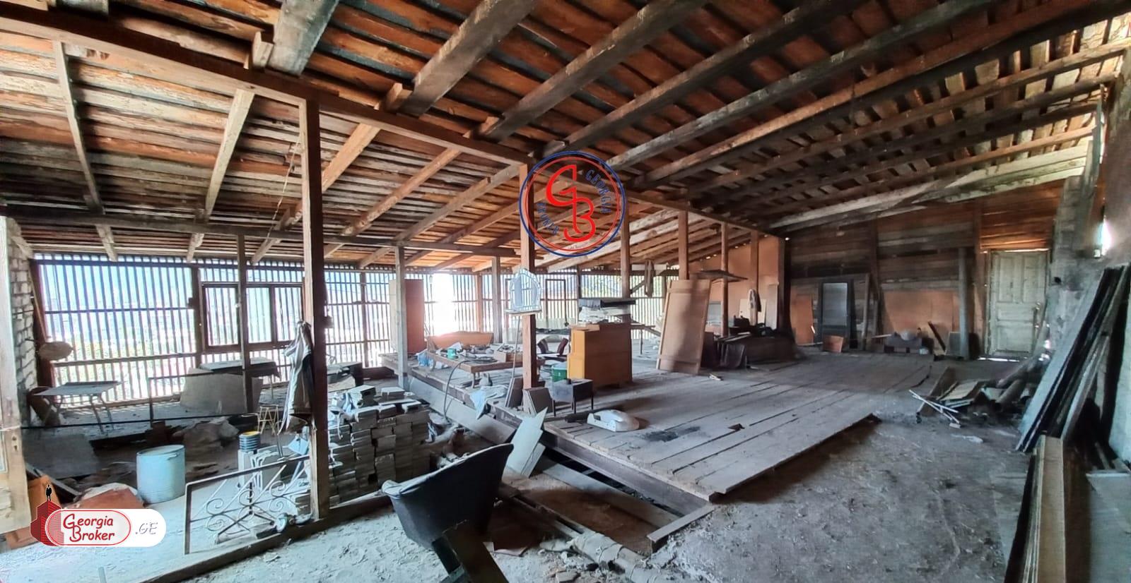 old repaired 6-room house for sale