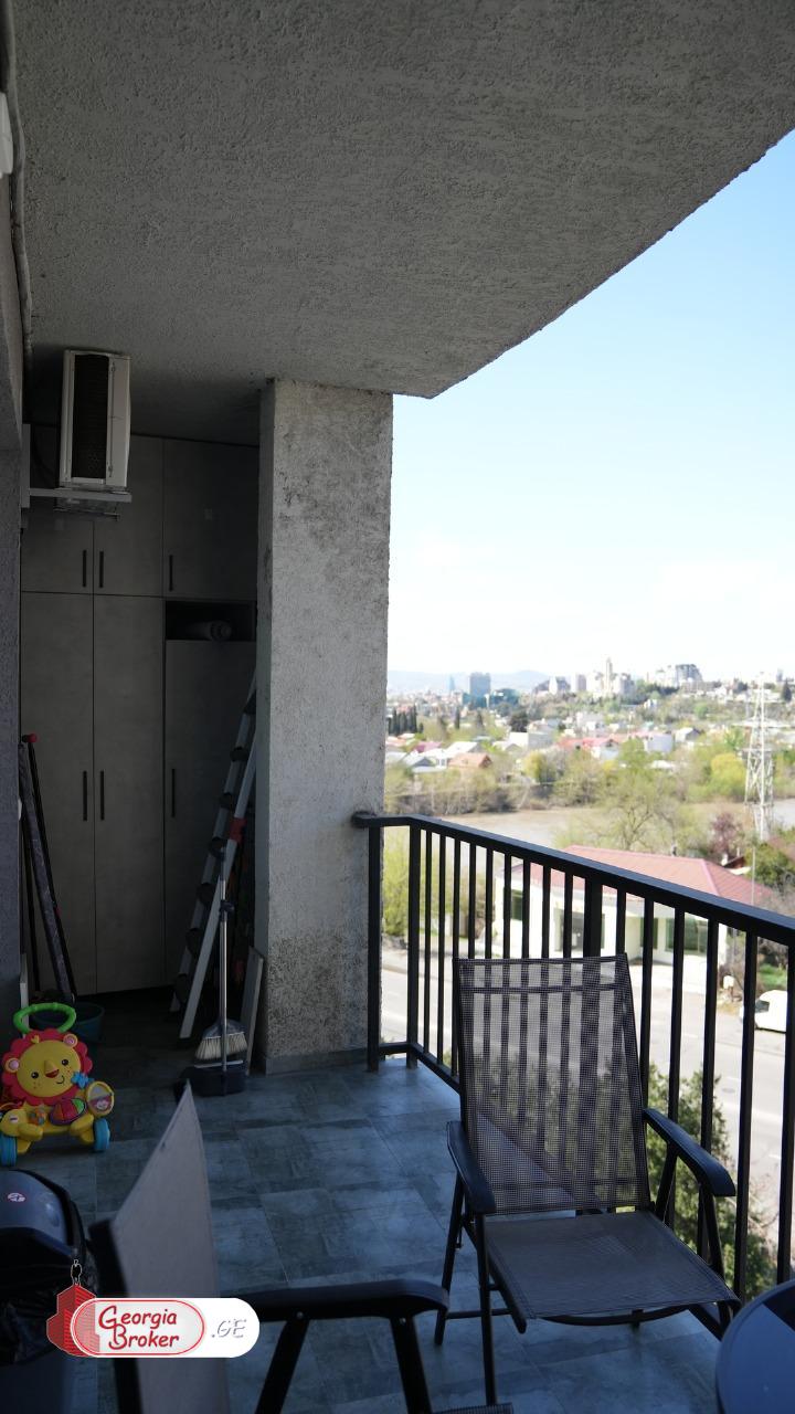 იყიდება ახალი გარემონტებული 2 ოთახიანი ბინა