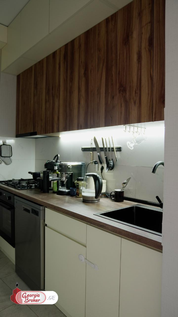 იყიდება ახალი გარემონტებული 2 ოთახიანი ბინა